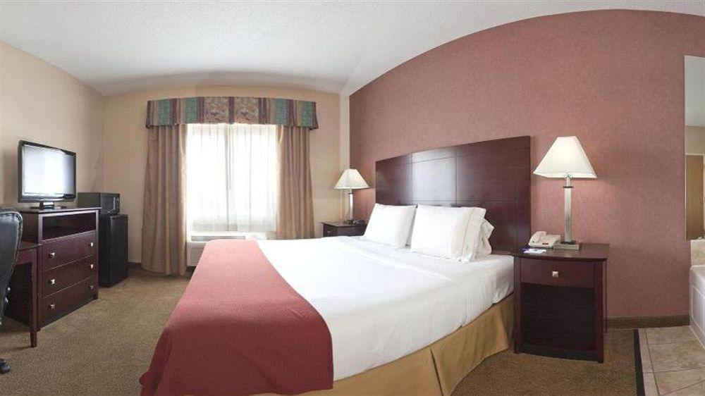 Holiday Inn Express Hotel & Suites Cincinnati-North/Шарънвил Екстериор снимка