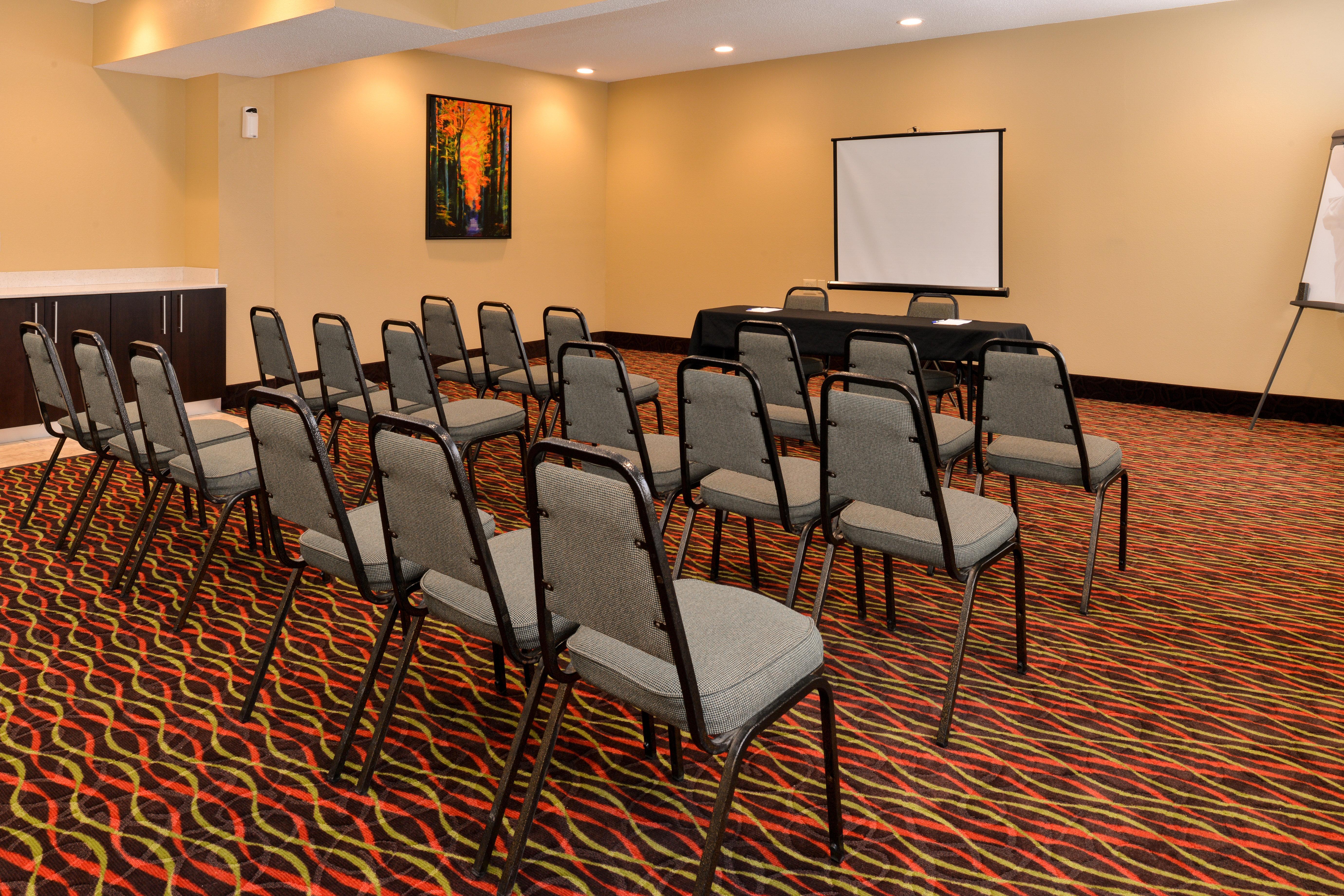 Holiday Inn Express Hotel & Suites Cincinnati-North/Шарънвил Екстериор снимка