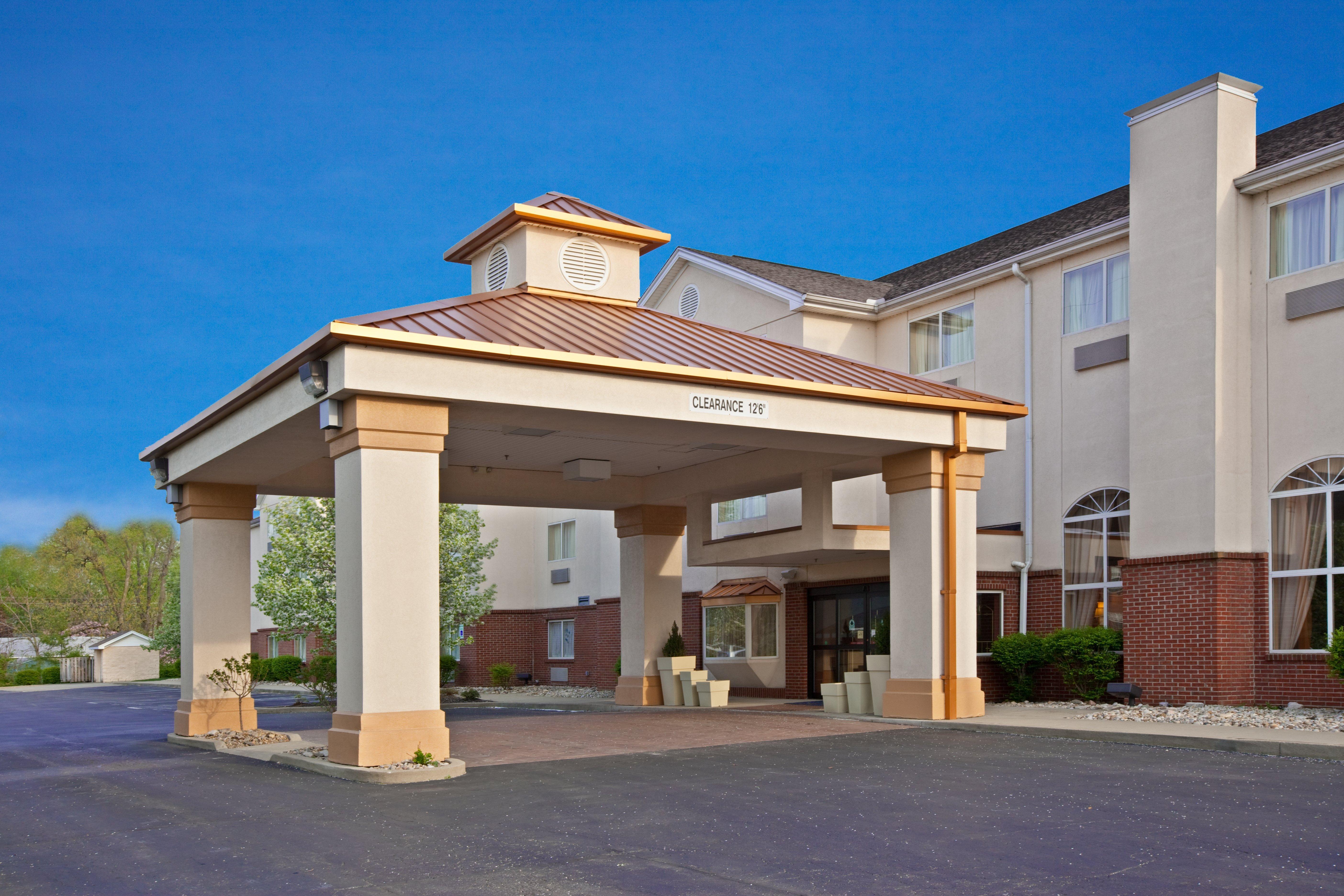 Holiday Inn Express Hotel & Suites Cincinnati-North/Шарънвил Екстериор снимка