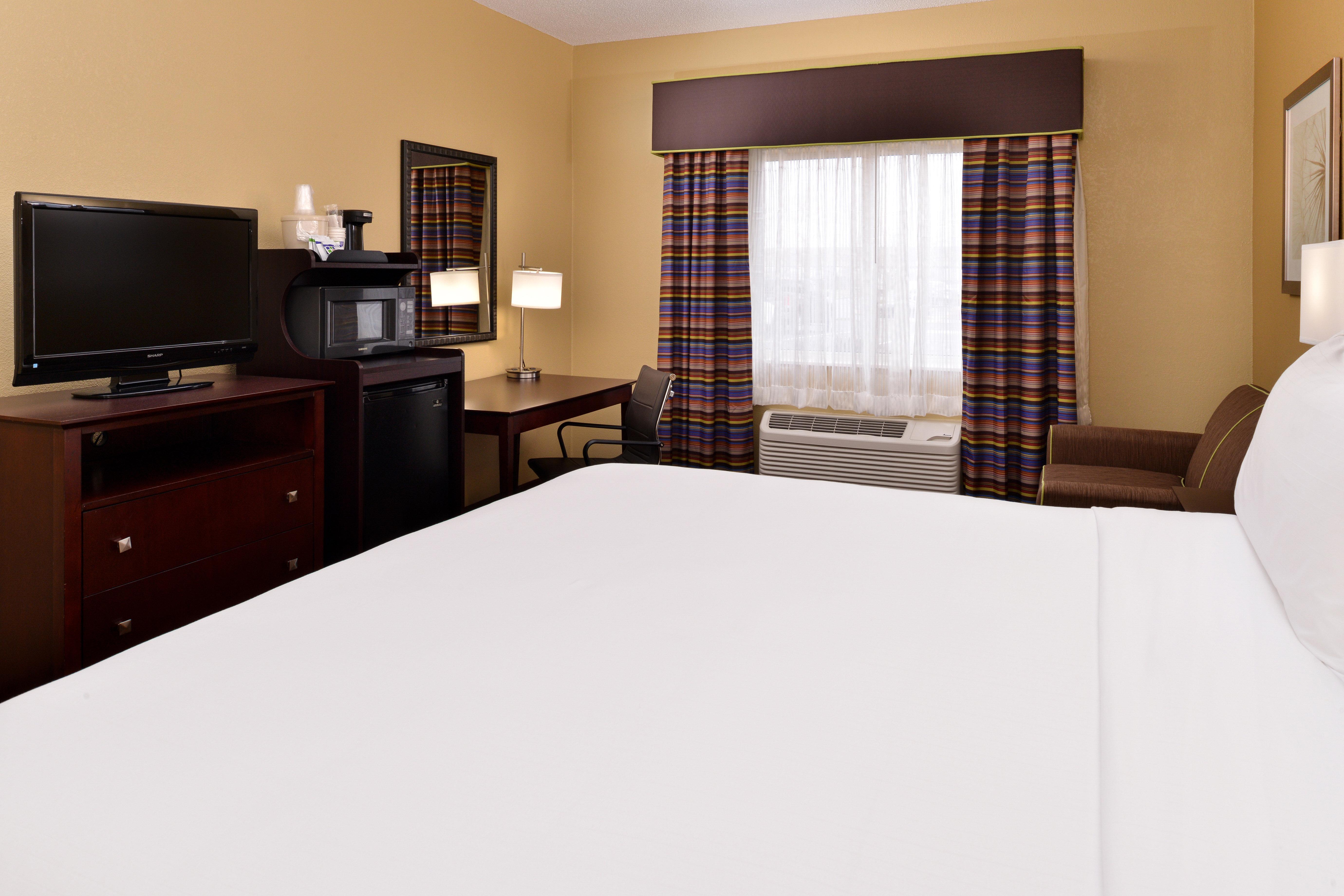 Holiday Inn Express Hotel & Suites Cincinnati-North/Шарънвил Екстериор снимка